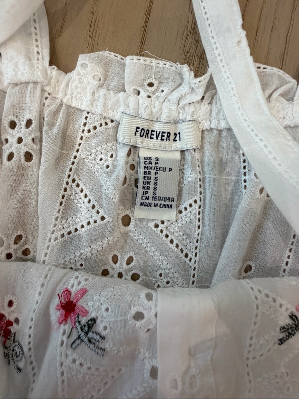 Forever 21 White Eyelet Embroidered Cropped Cami - Picture 3 of 3